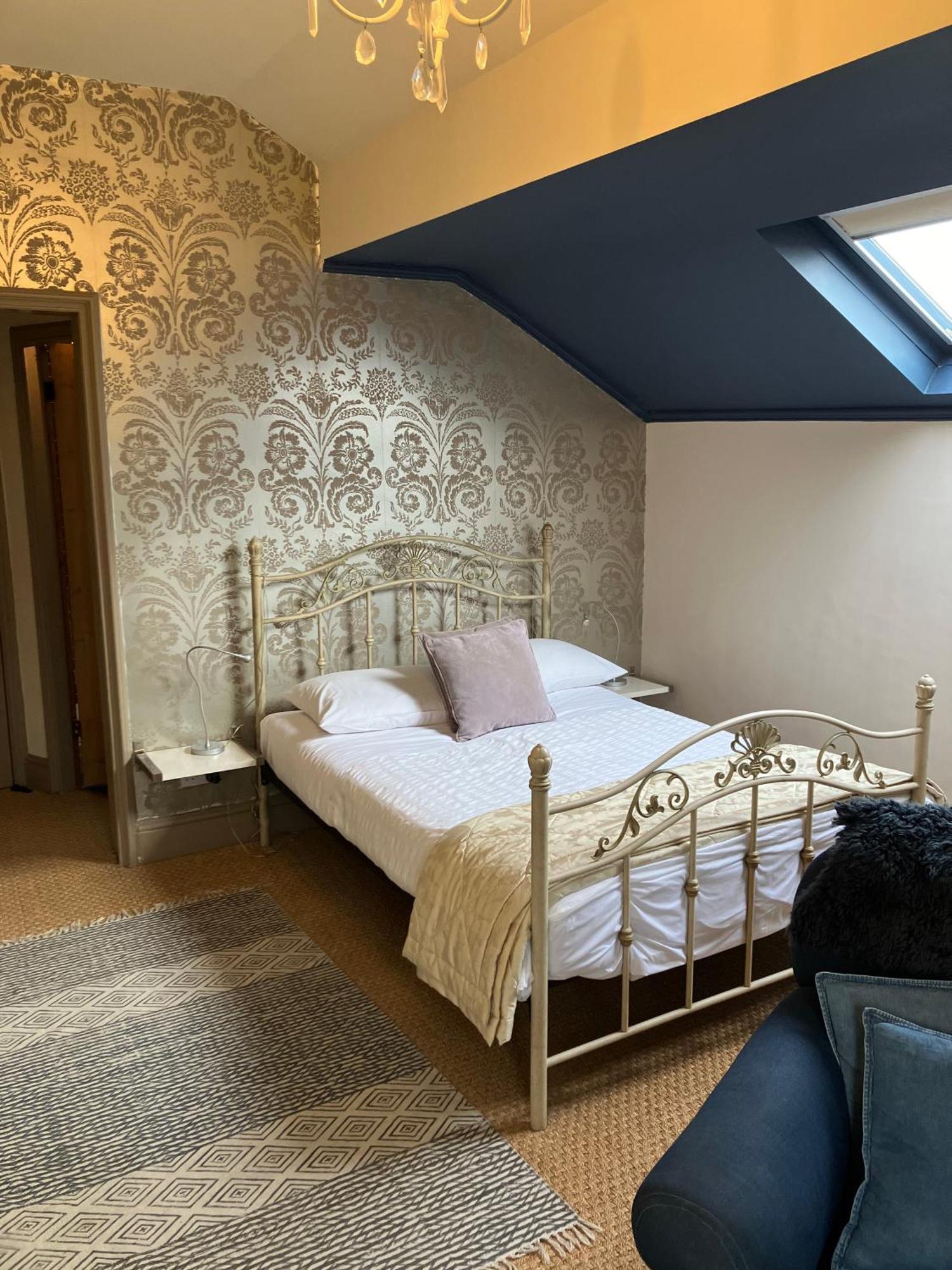 סייל Cornerstones Guest House מראה חיצוני תמונה