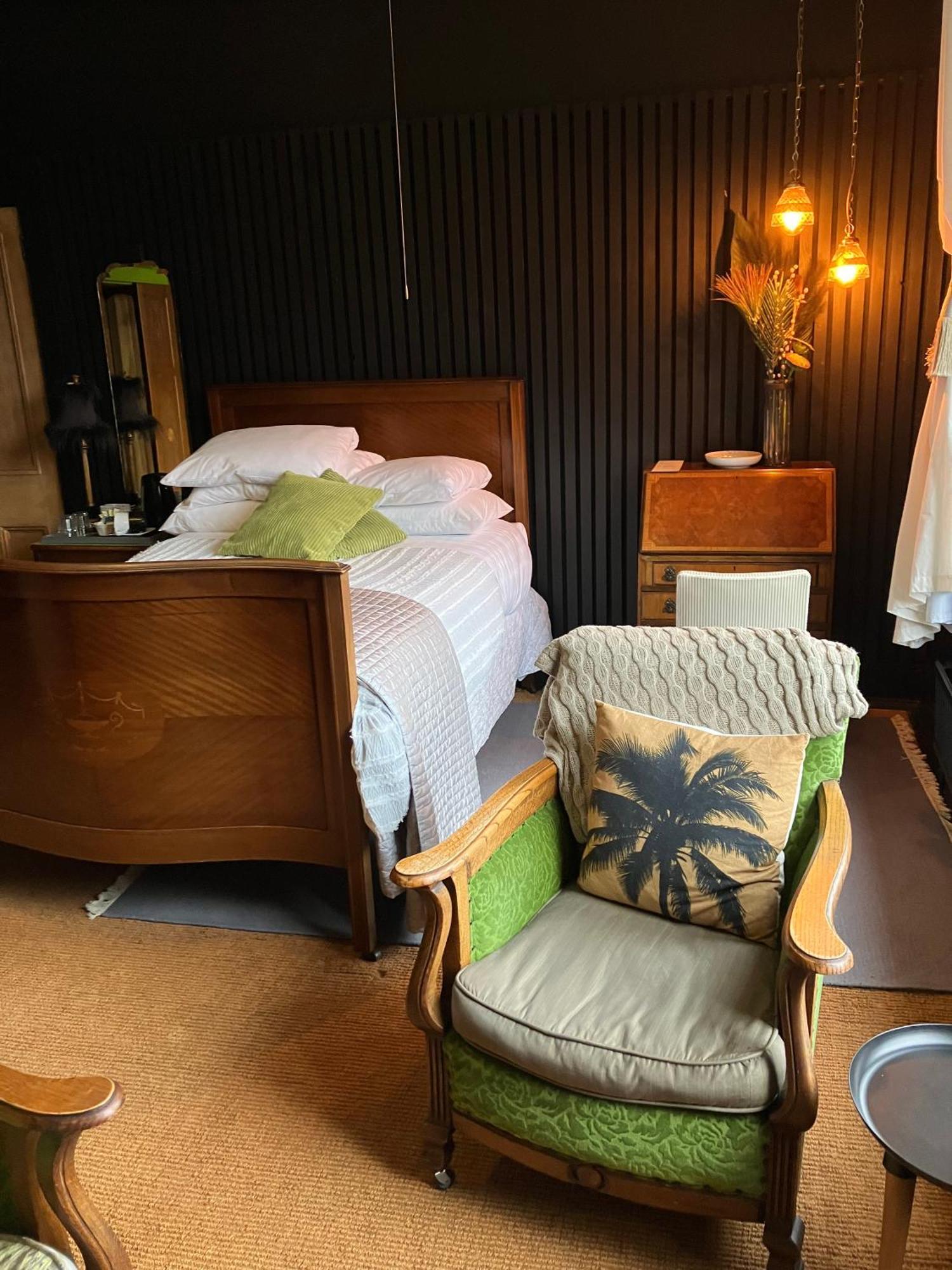 סייל Cornerstones Guest House מראה חיצוני תמונה