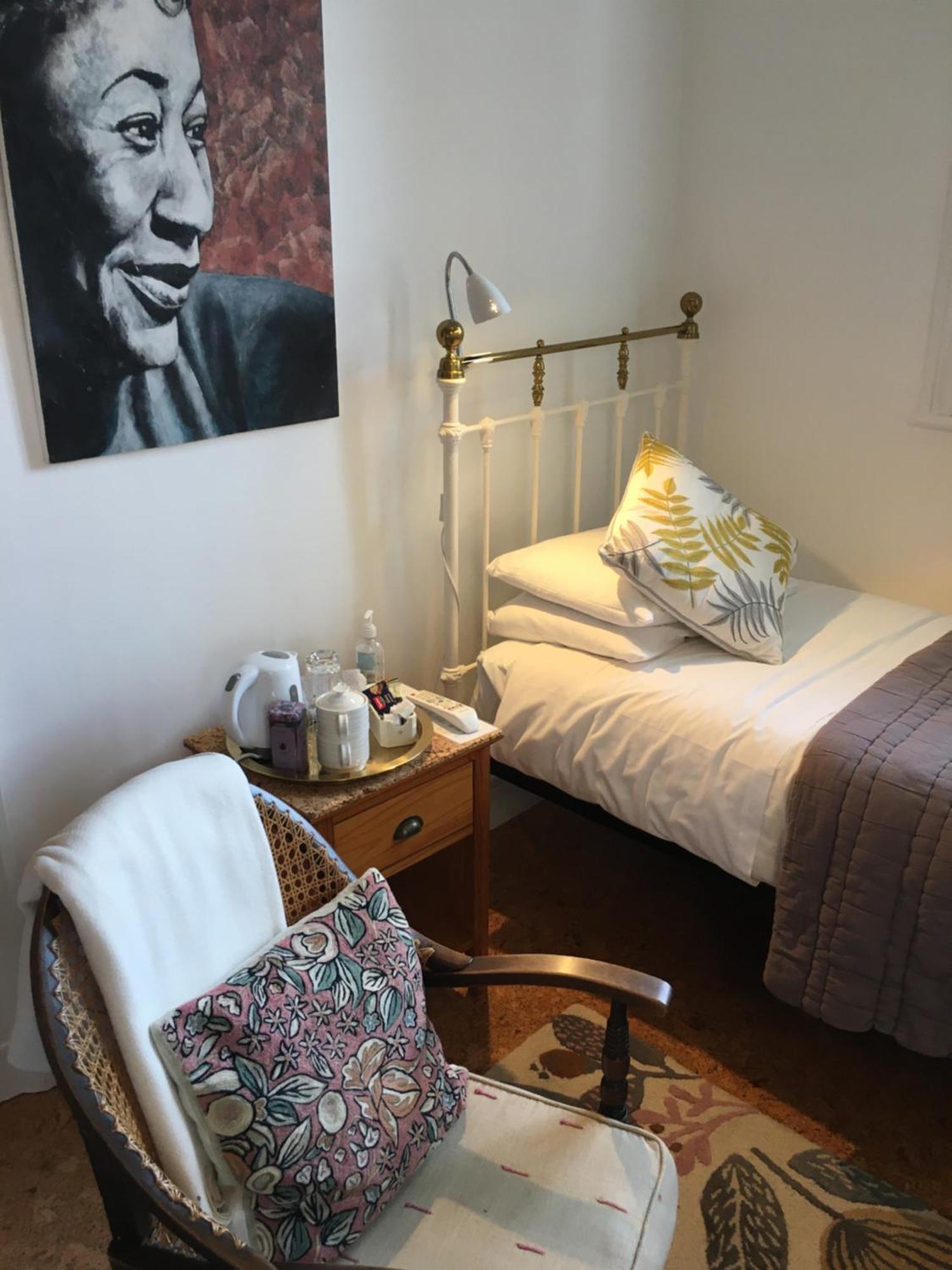 סייל Cornerstones Guest House מראה חיצוני תמונה