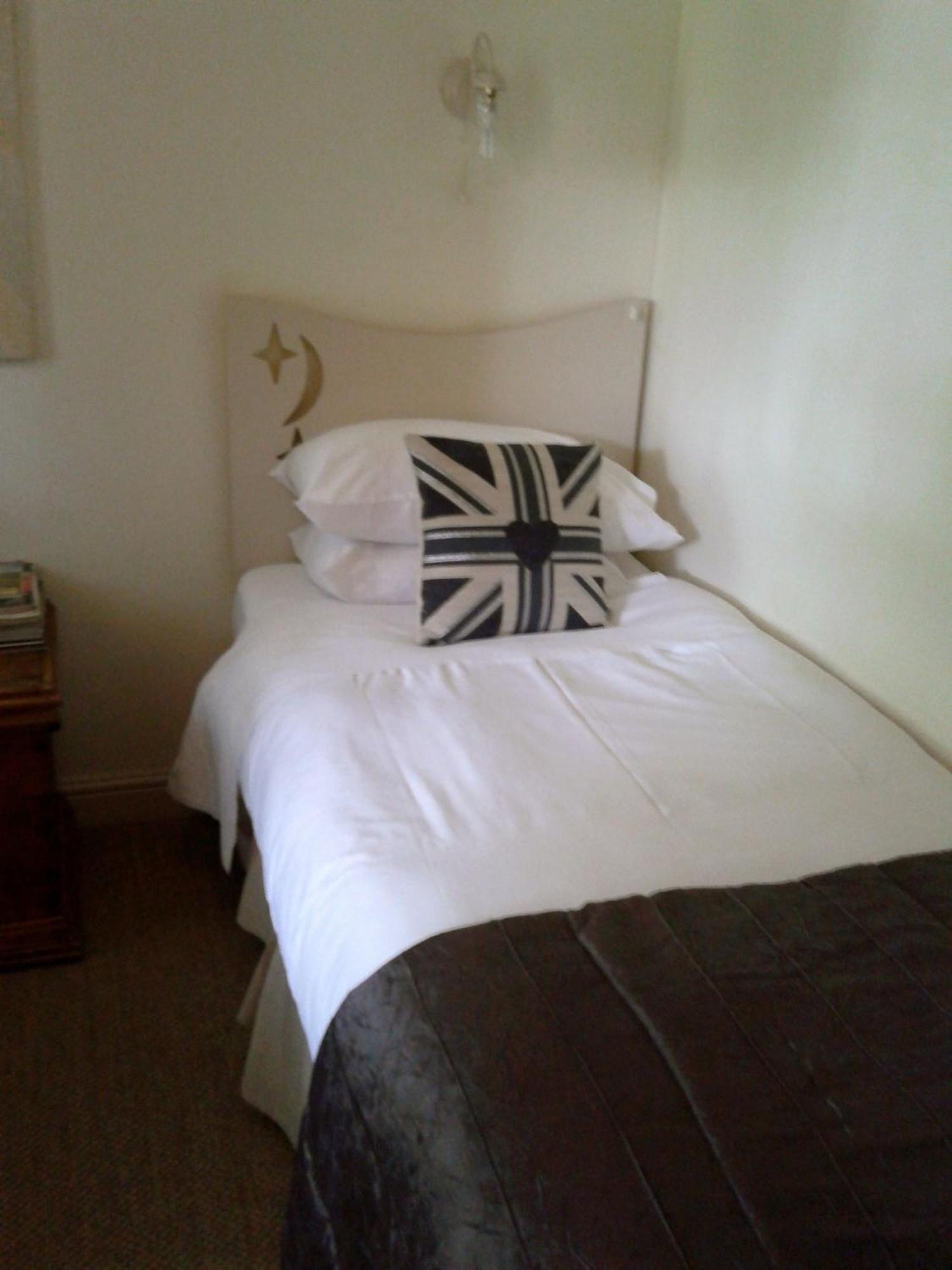 סייל Cornerstones Guest House מראה חיצוני תמונה